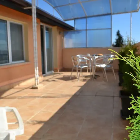 Big Terrace 2bd Sea View Suite-pool&bbq Apartment Warna
