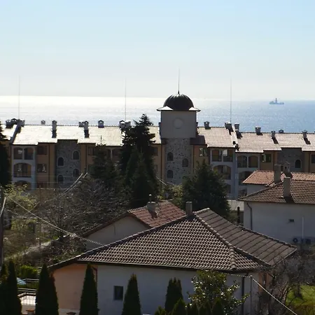 Big Terrace 2bd Sea View Suite-pool&bbq Apartment