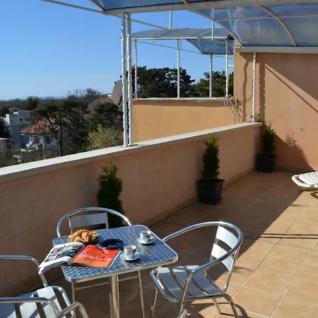 Big Terrace 2bd Sea View Suite-pool&bbq Apartment *