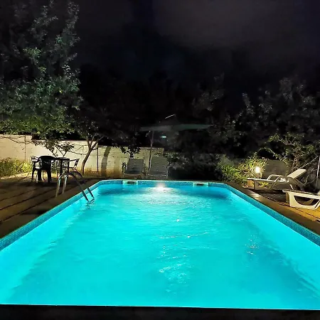 Big Terrace 2bd Sea View Suite-pool&bbq Warna
